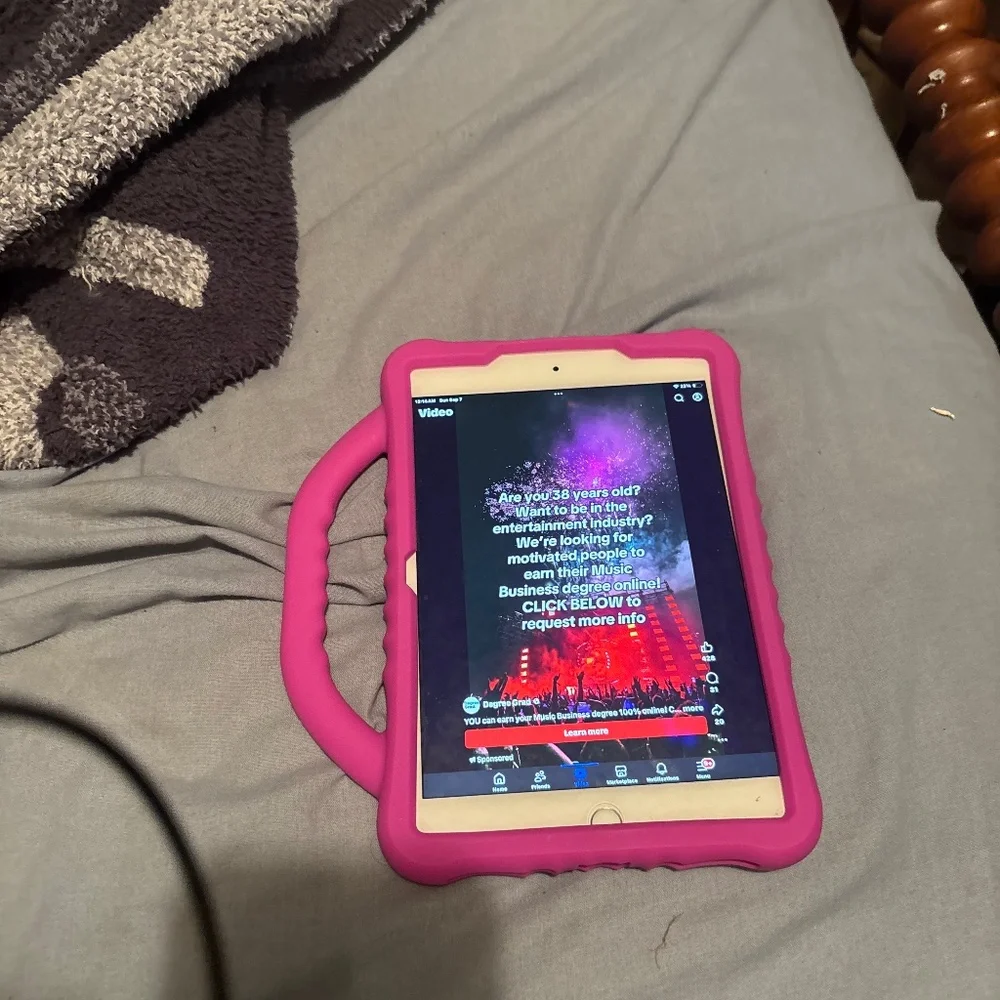 Apple iPad 5th generation mini